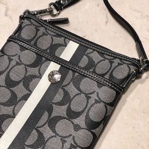 Coach cross-over bag. Brand new, used twice.